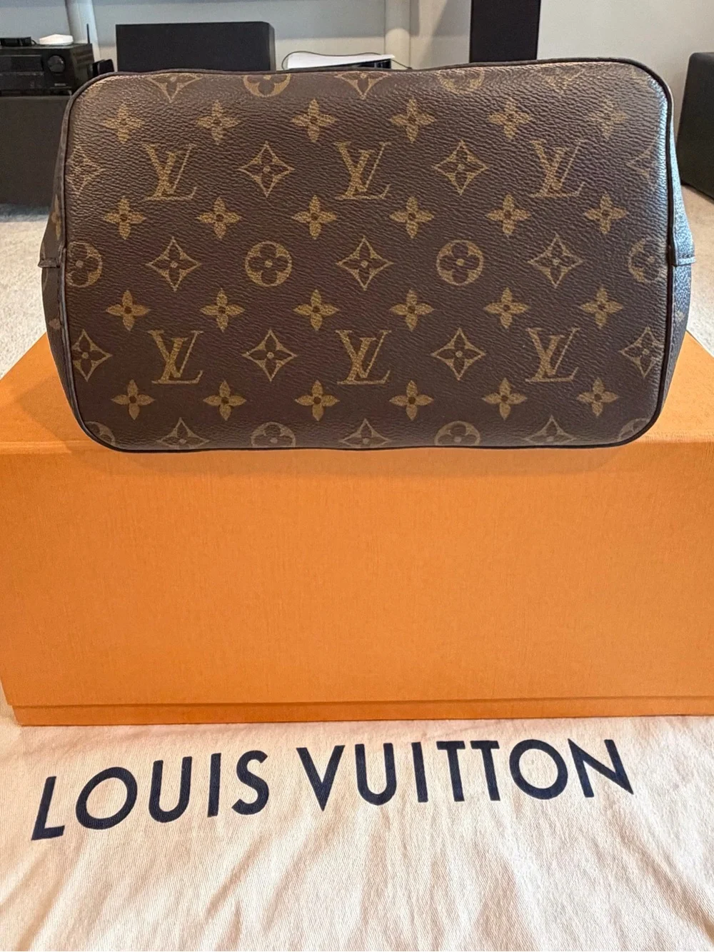 Louis Vuitton Monogram Neo Noe MM Handbag